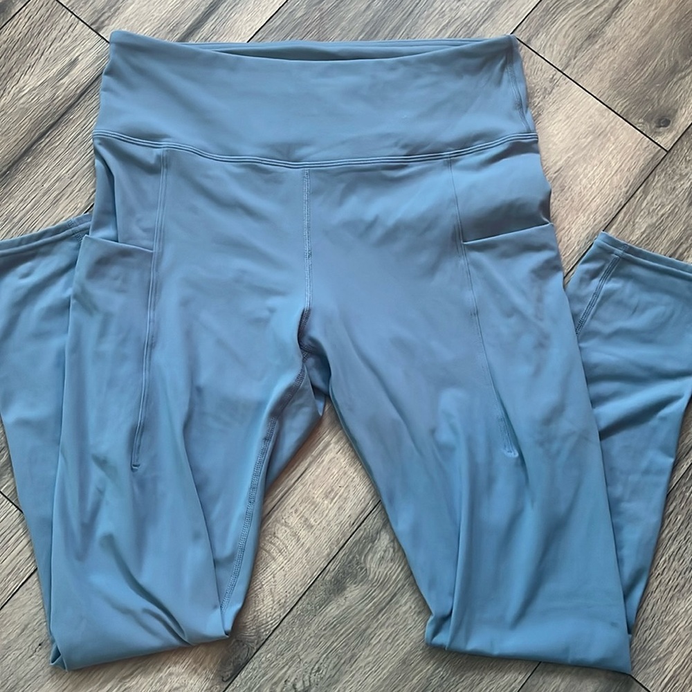 RVCA dusk blue leggings with mesh pockets size Xl never worn